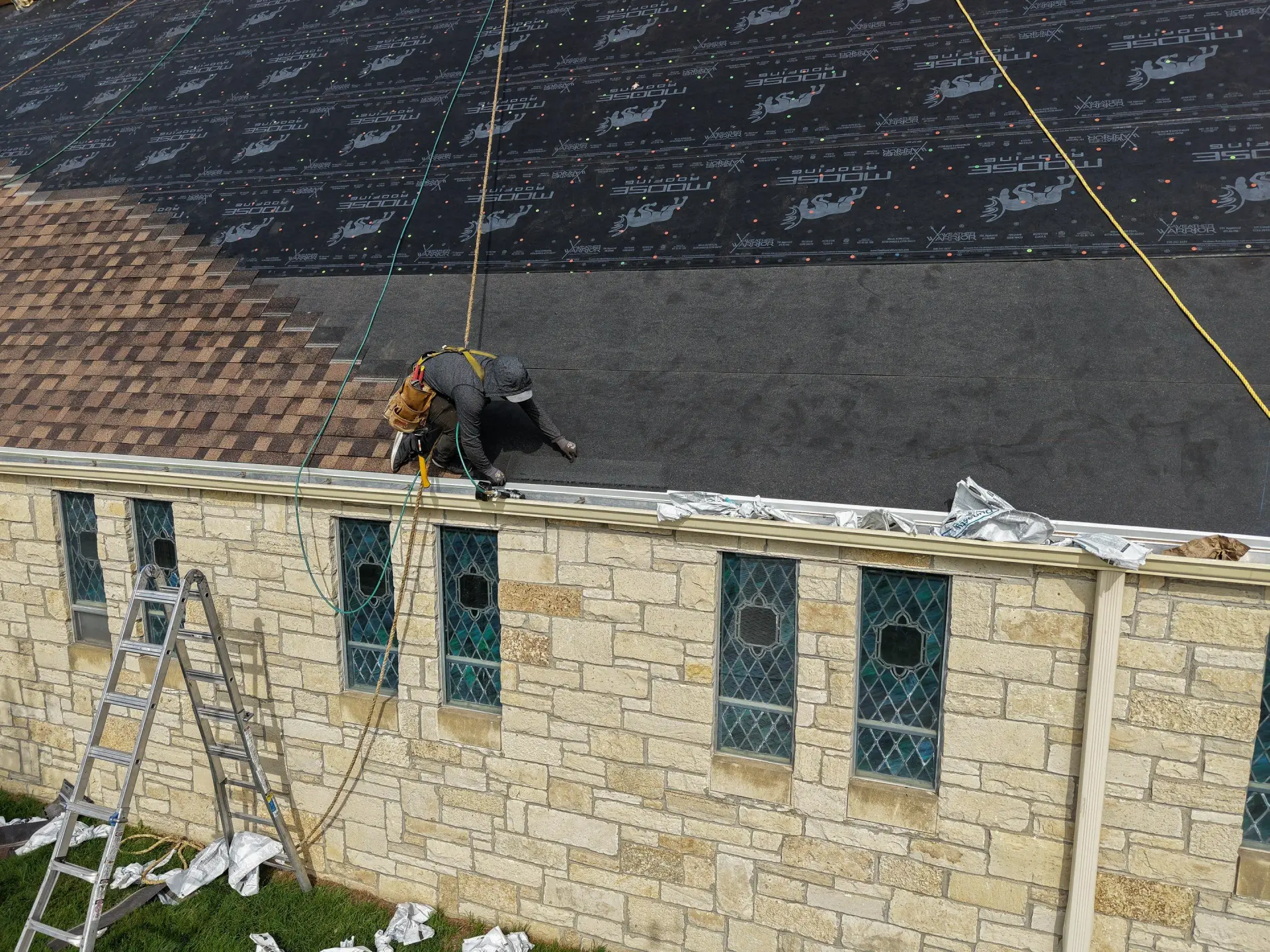 Experienced Omaha NE roofing contractors replacing old shingle roofs